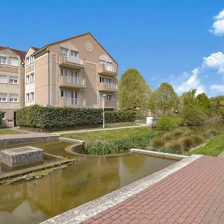 Lerouget : Hypercentre / Jardin Amenage / Hamak Apartment Moissy-Cramayel Exterior photo